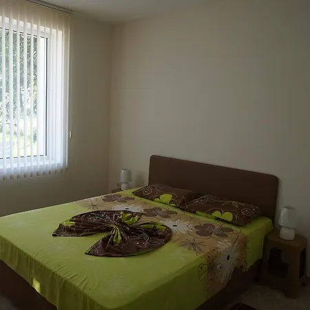 бела - Bella - Near Kranevo And Albena *