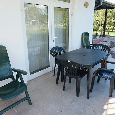 бела - Bella - Near Kranevo And Albena